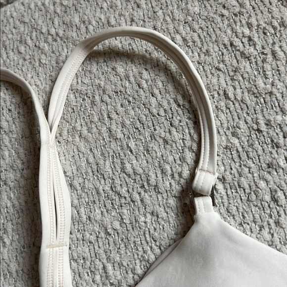 ALO Yoga Ivory Bralette size small - Picture 5 of 7